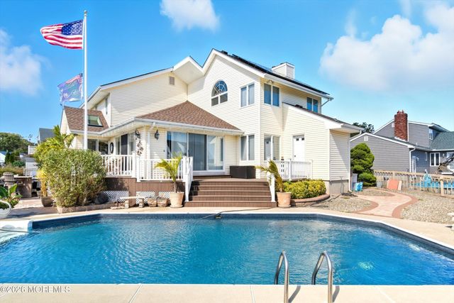 68 Moorage Avenue, Bayville, NJ 08721