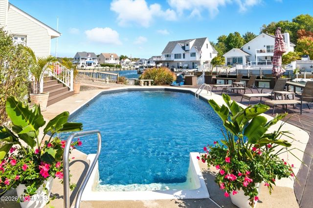 68 Moorage Avenue, Bayville, NJ 08721