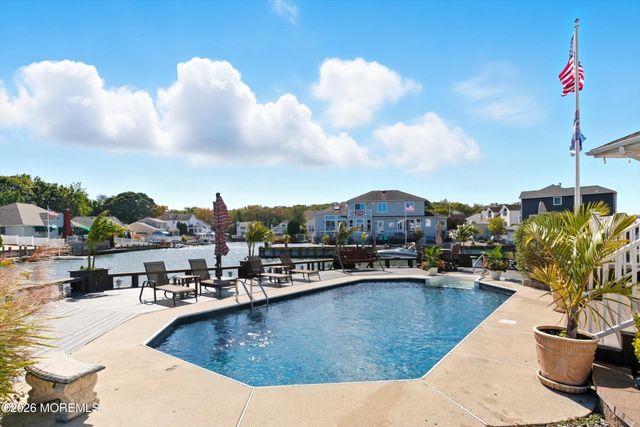 68 Moorage Avenue, Bayville, NJ 08721