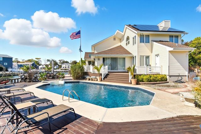 68 Moorage Avenue, Bayville, NJ 08721