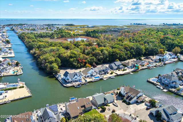 68 Moorage Avenue, Bayville, NJ 08721