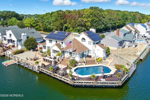 68 Moorage Avenue, Bayville, NJ 08721