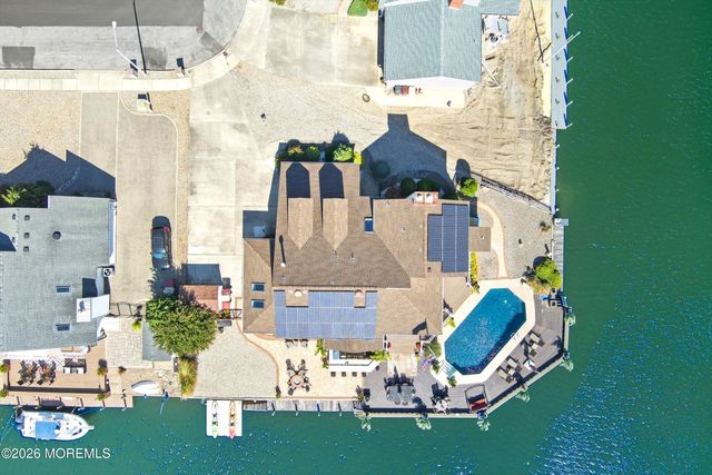 68 Moorage Avenue, Bayville, NJ 08721