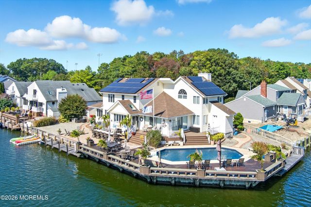 68 Moorage Avenue, Bayville, NJ 08721