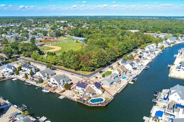 68 Moorage Avenue, Bayville, NJ 08721