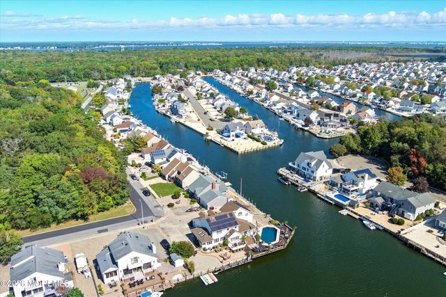 68 Moorage Avenue, Bayville, NJ 08721