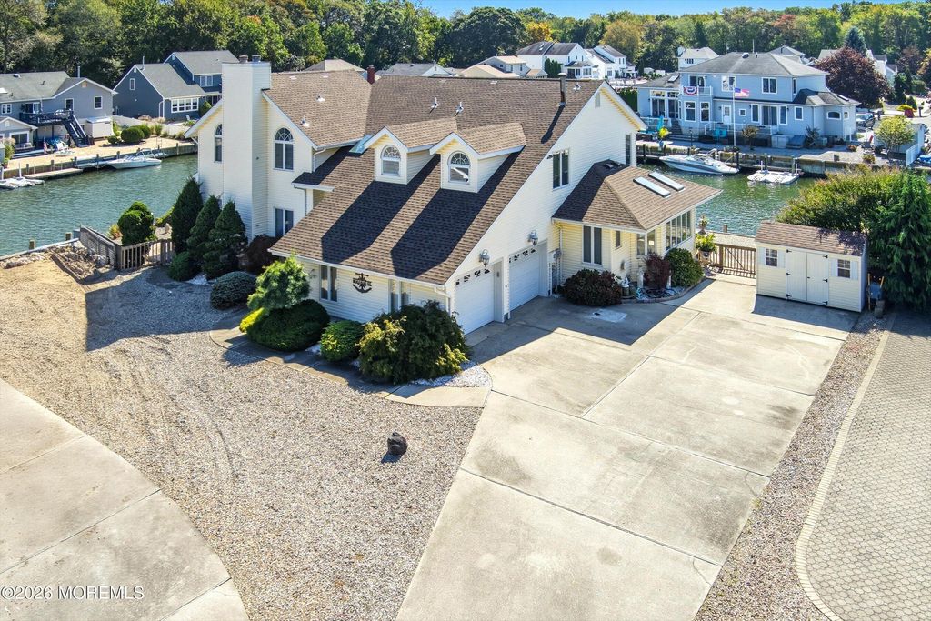 68 Moorage Avenue, Bayville, NJ 08721