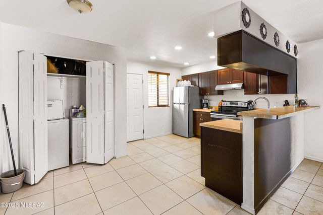 2039 S Sahuara Avenue, Tucson, AZ 85711