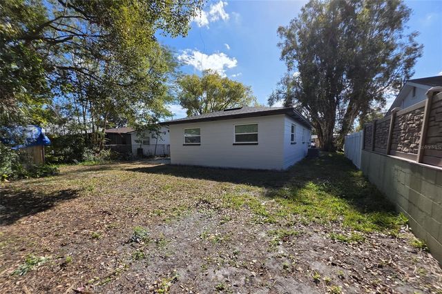 1715 W ATKINSON STREET, Tampa, FL 33604