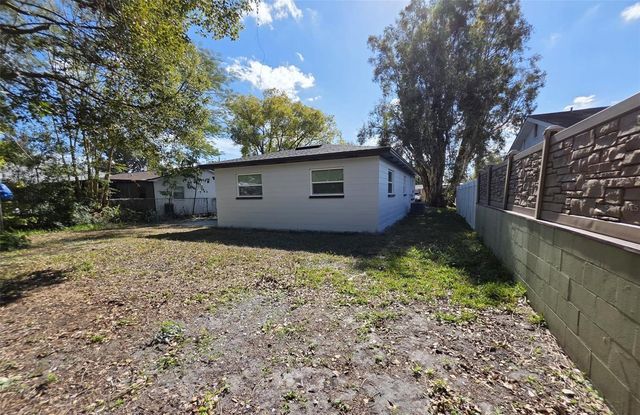 1715 W ATKINSON STREET, Tampa, FL 33604