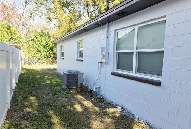 1715 W ATKINSON STREET, Tampa, FL 33604