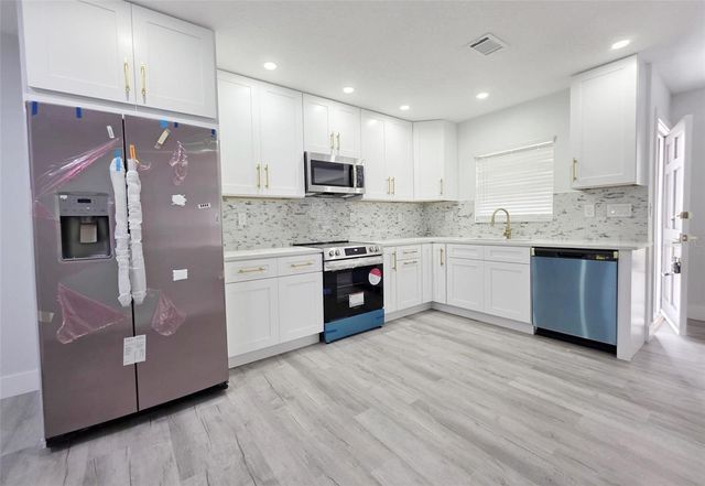 1715 W ATKINSON STREET, Tampa, FL 33604