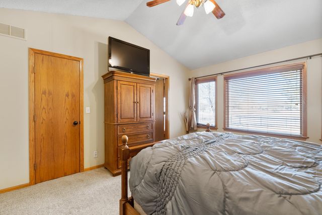 10402 W Westport St, Wichita, KS 67212