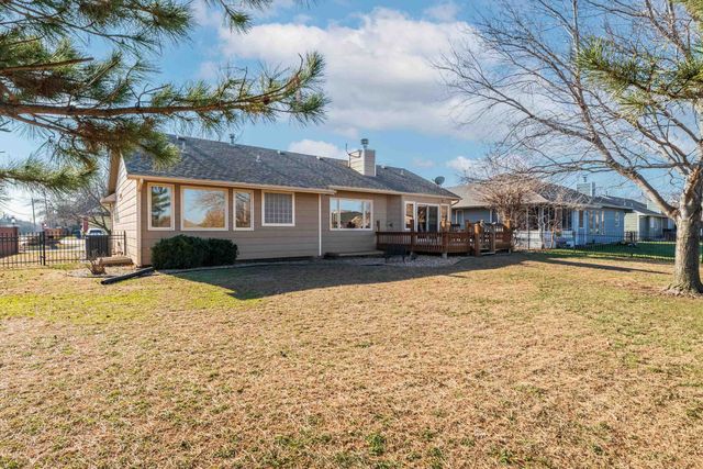 10402 W Westport St, Wichita, KS 67212