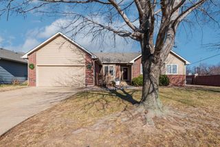 10402 W Westport St, Wichita, KS 67212