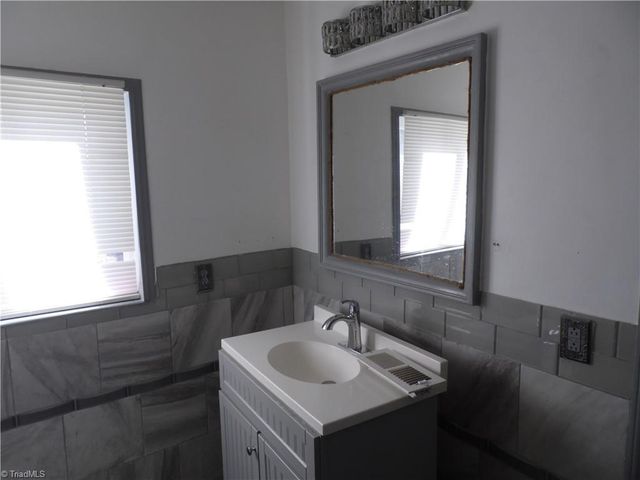 1211 Old Highway 21, State Road, NC 28676