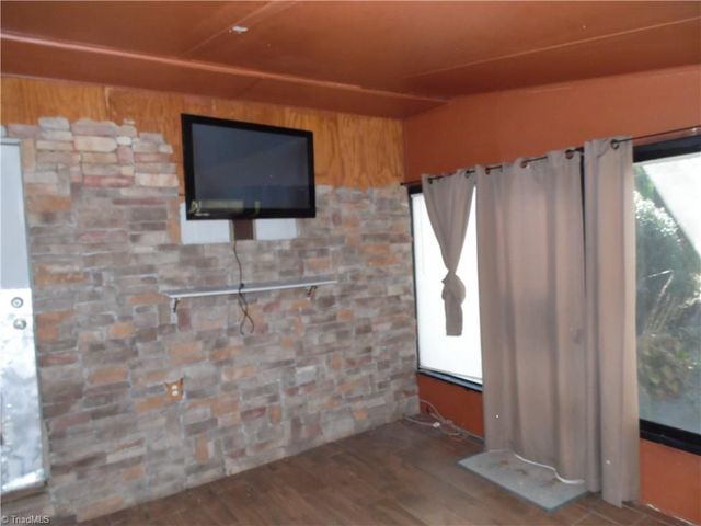 1211 Old Highway 21, State Road, NC 28676