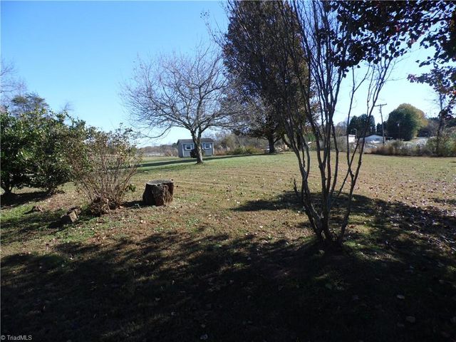 1211 Old Highway 21, State Road, NC 28676