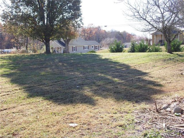 1211 Old Highway 21, State Road, NC 28676