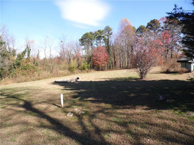 1211 Old Highway 21, State Road, NC 28676