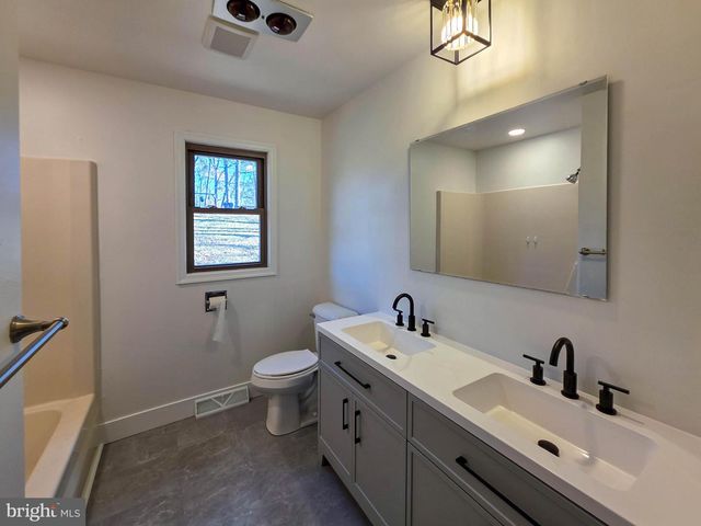 1700 MCDOWELL ROAD, Greencastle, PA 17225