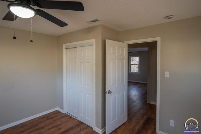 3205 SW Munson AVE, Topeka, KS 66604