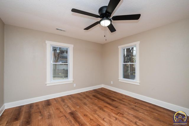 3205 SW Munson AVE, Topeka, KS 66604