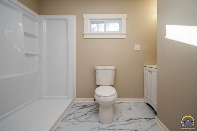 3205 SW Munson AVE, Topeka, KS 66604