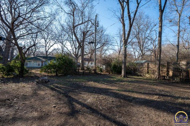 3205 SW Munson AVE, Topeka, KS 66604