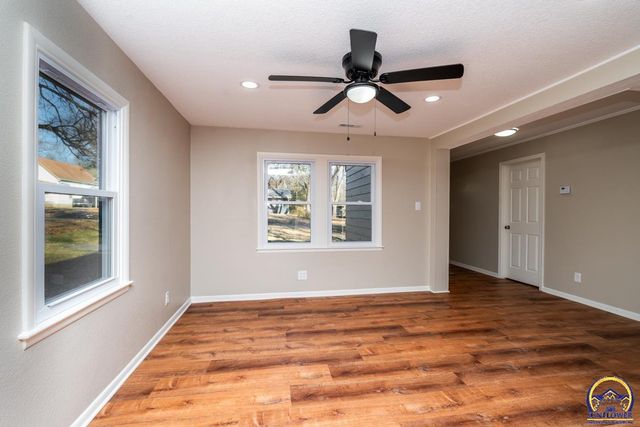 3205 SW Munson AVE, Topeka, KS 66604