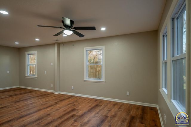 3205 SW Munson AVE, Topeka, KS 66604