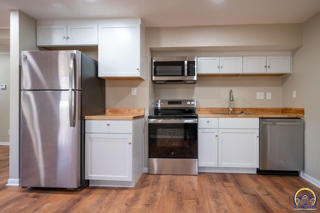 3205 SW Munson AVE, Topeka, KS 66604