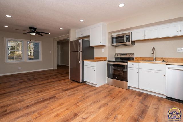 3205 SW Munson AVE, Topeka, KS 66604