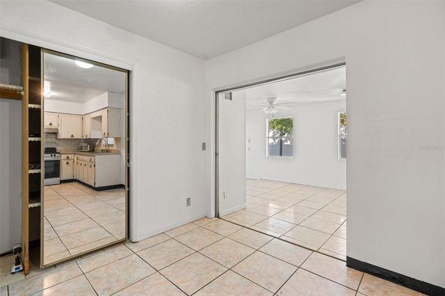 5921 YORKSHIRE ROAD, Tampa, FL 33634