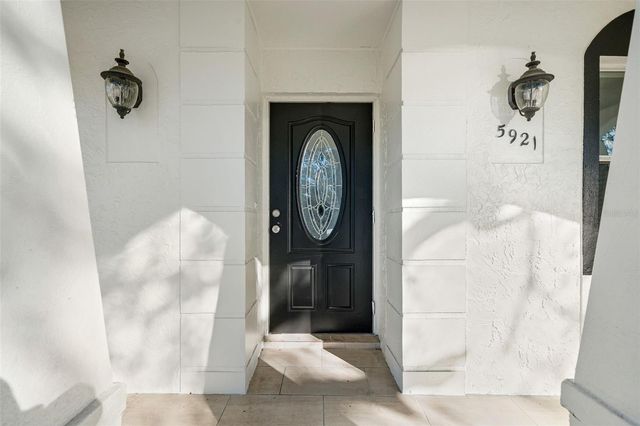 5921 YORKSHIRE ROAD, Tampa, FL 33634