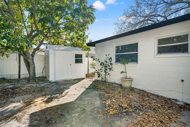 5921 YORKSHIRE ROAD, Tampa, FL 33634