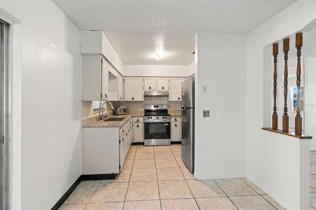 5921 YORKSHIRE ROAD, Tampa, FL 33634