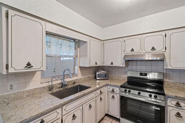 5921 YORKSHIRE ROAD, Tampa, FL 33634