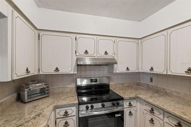 5921 YORKSHIRE ROAD, Tampa, FL 33634