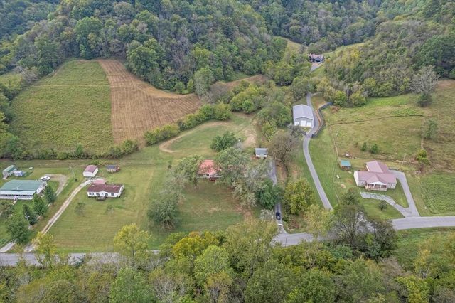 315 Little Creek Rd, Pleasant Shade, TN 37145