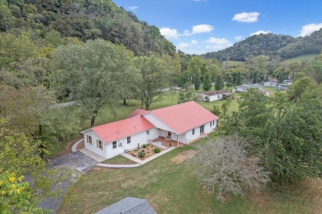 315 Little Creek Rd, Pleasant Shade, TN 37145