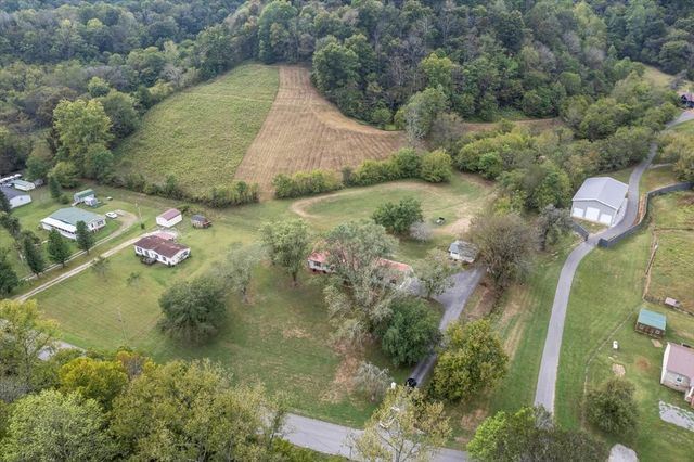 315 Little Creek Rd, Pleasant Shade, TN 37145
