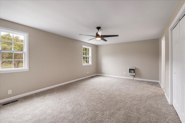 315 Little Creek Rd, Pleasant Shade, TN 37145