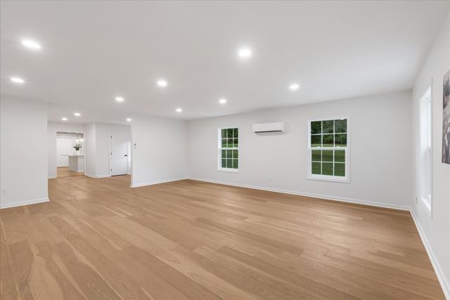 315 Little Creek Rd, Pleasant Shade, TN 37145