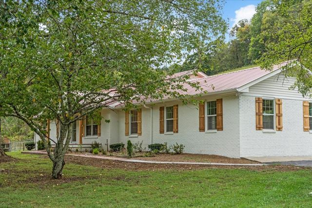 315 Little Creek Rd, Pleasant Shade, TN 37145
