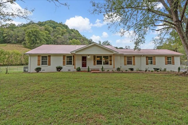 315 Little Creek Rd, Pleasant Shade, TN 37145