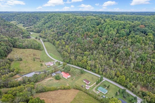 315 Little Creek Rd, Pleasant Shade, TN 37145