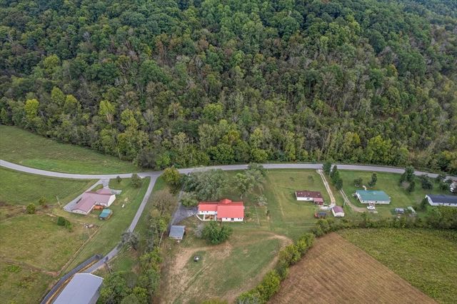 315 Little Creek Rd, Pleasant Shade, TN 37145