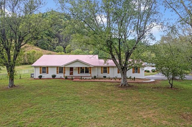 315 Little Creek Rd, Pleasant Shade, TN 37145