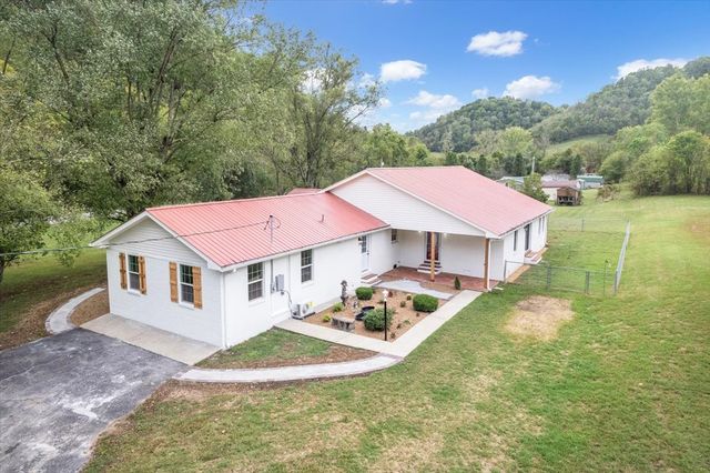315 Little Creek Rd, Pleasant Shade, TN 37145